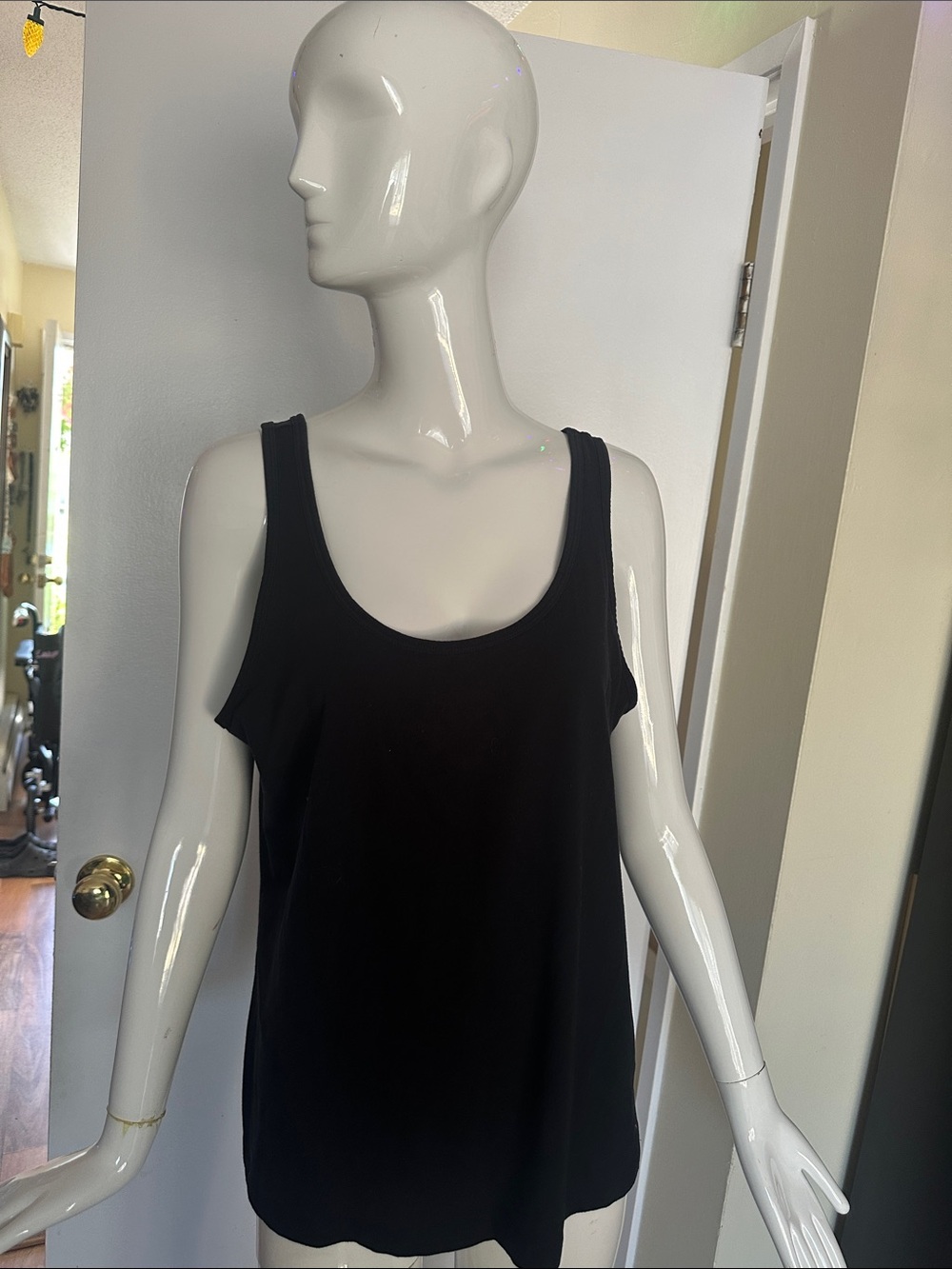 Old Navy Black Scoop Neck Tank Top
